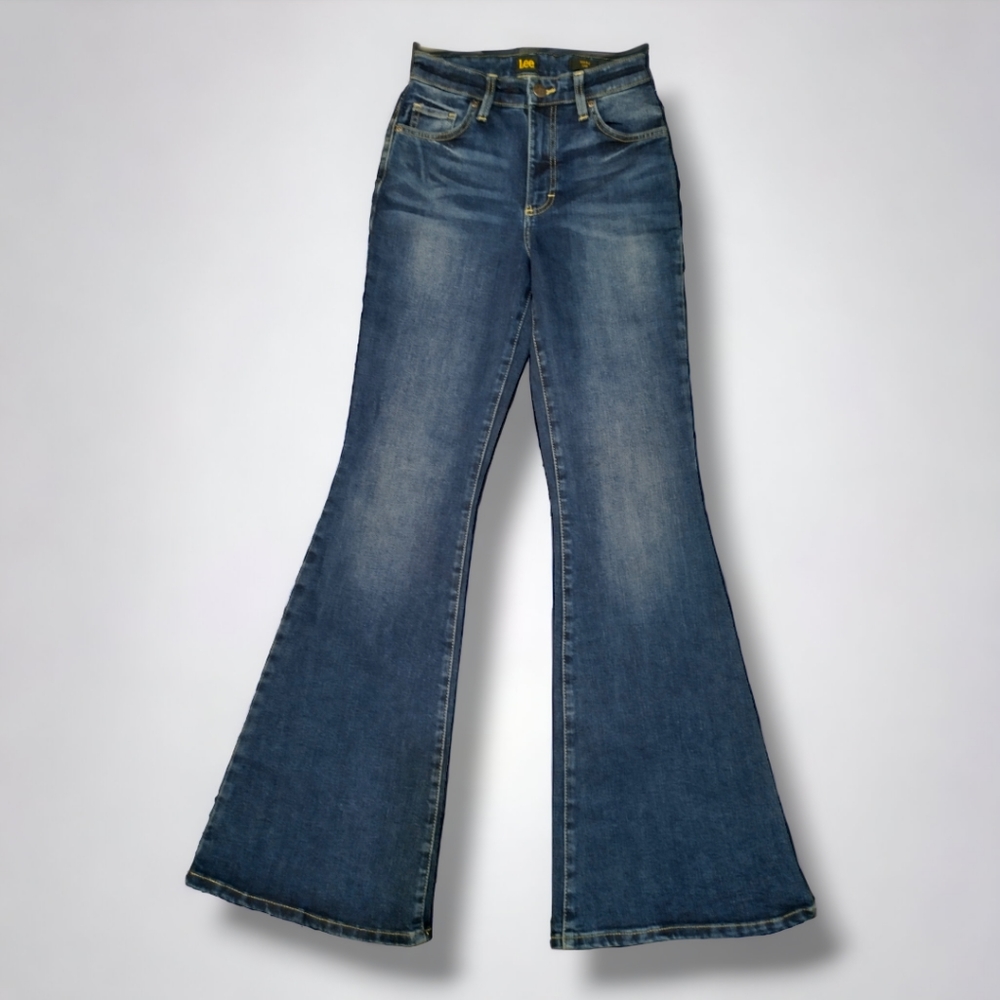 Lee High Rise Flare - Picture 2 of 6